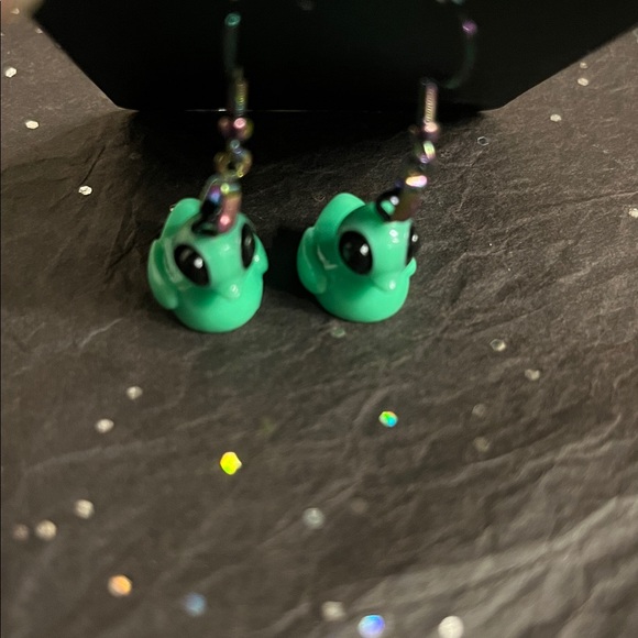 Alien Duck Earrings Hand Crafted NIP - Picture 4 of 4